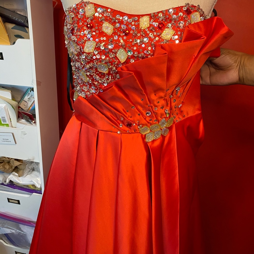 Colors Dress (formalwear designer)